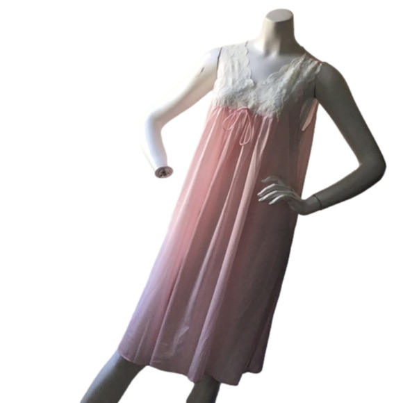 Lorraine PINK VINTAGE SLEEPWEAR SIZE MEDIUM - Picture 1 of 5